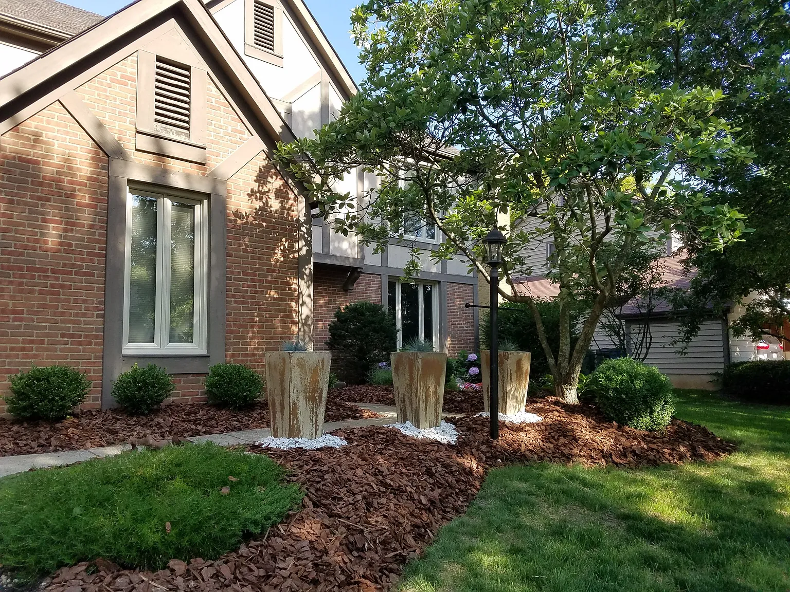 5827 Country House Ln photo 1
