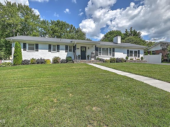 4th image of 843 Falcon Dr