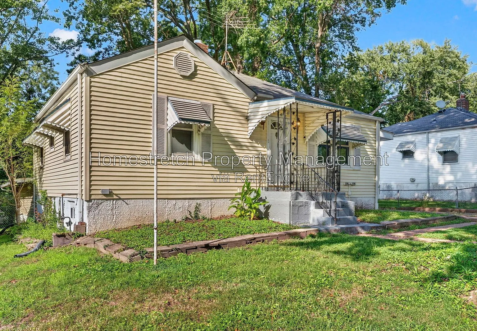2 bed, 1.0 bath, 834 sqft, $1,100 — Photo 3