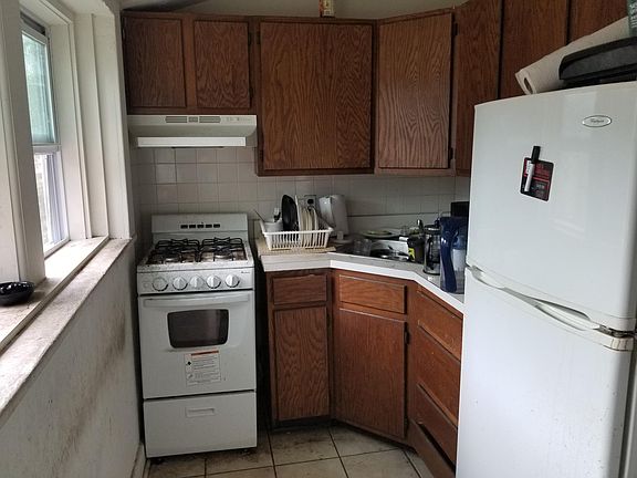 3rd image of 210 S 43rd St #1REAR