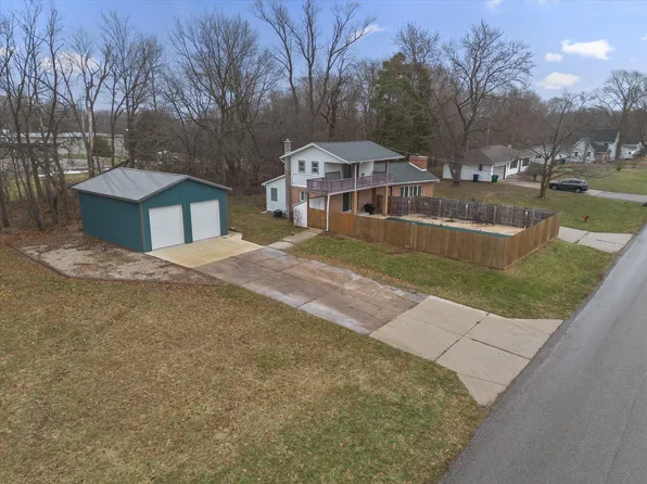 709 Park Shore Dr, Cassopolis, MI 49031