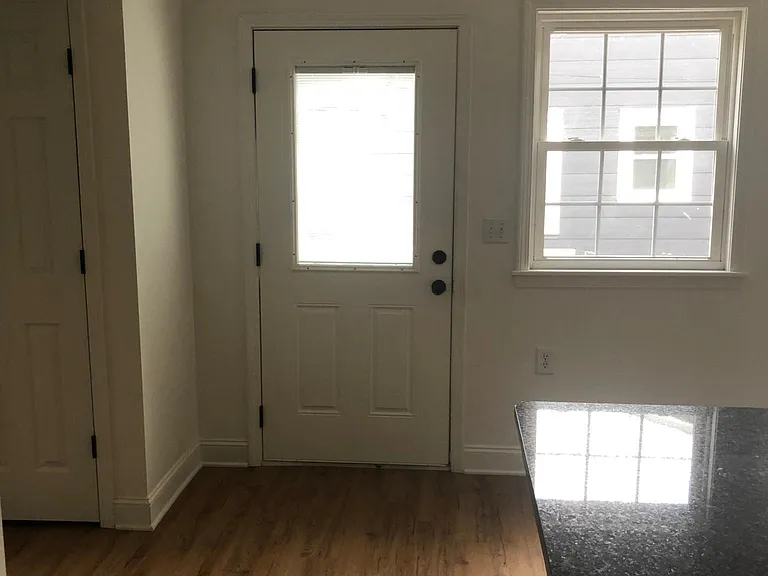 107 Crane Ave — Photo 21