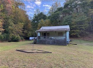 225 Laxton Hollow Rd, Clay, WV 25043