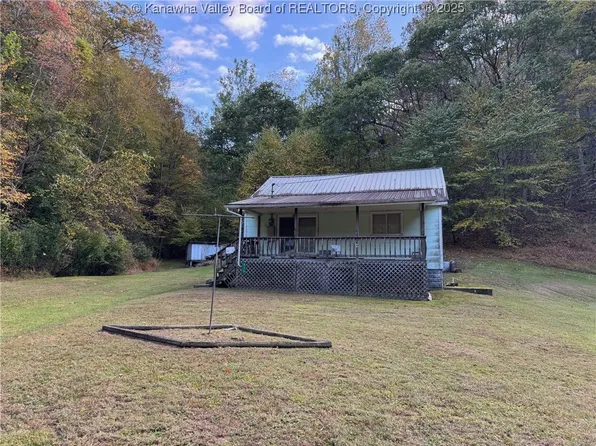 225 Laxton Hollow Rd, Clay, WV 25043