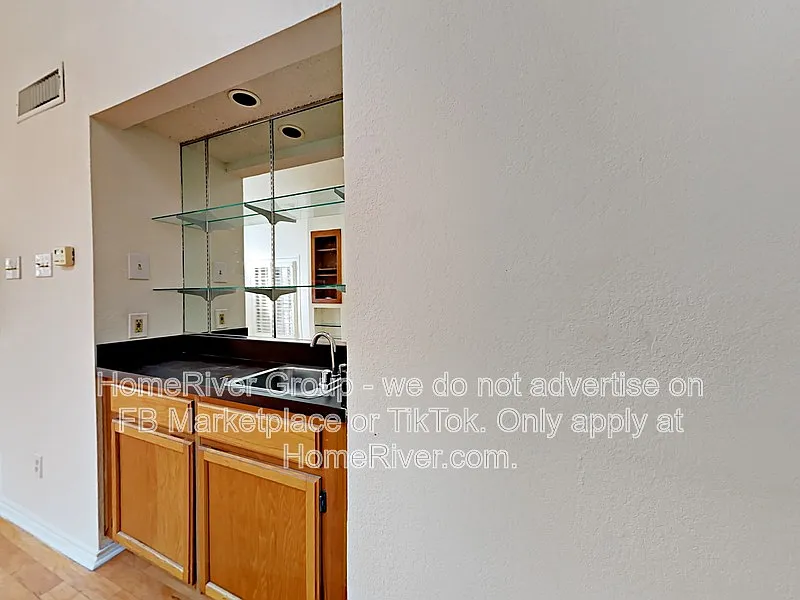 2 bed, 2.0 bath, 1023 sqft, $1,200 — Photo 4