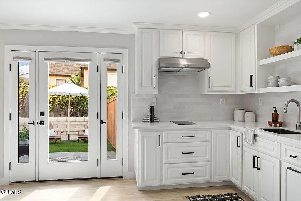 Studio, 1.0 bath, 438 sqft, $2,195 — Photo 2