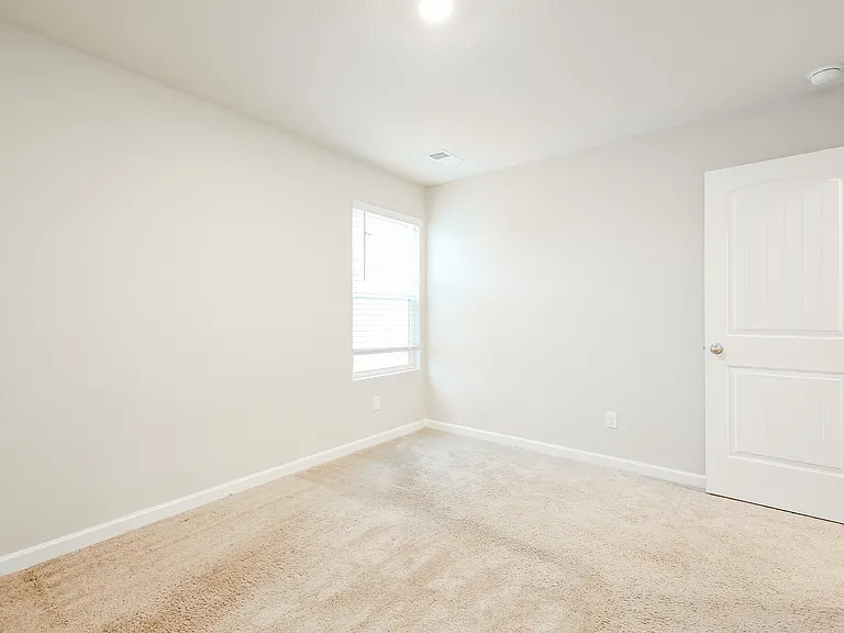 2139 Southlea Dr — Photo 12