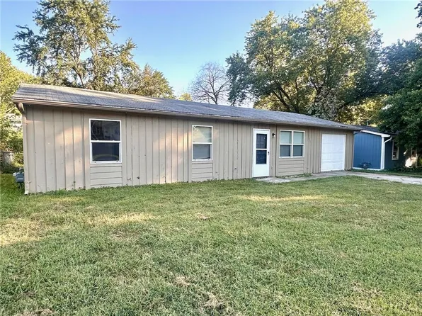 2708 Ponderosa Dr, Lawrence, KS 66046