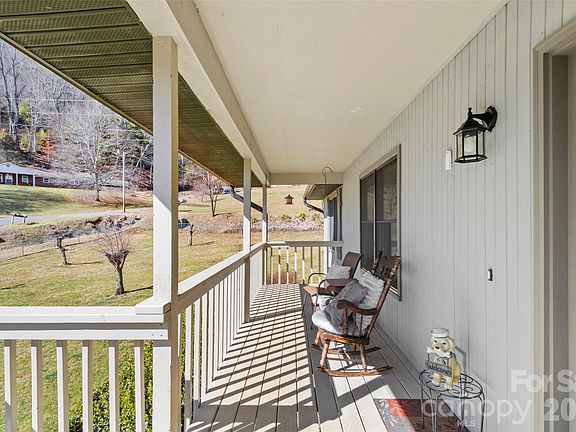 3rd image of 342 Mountain View Rd