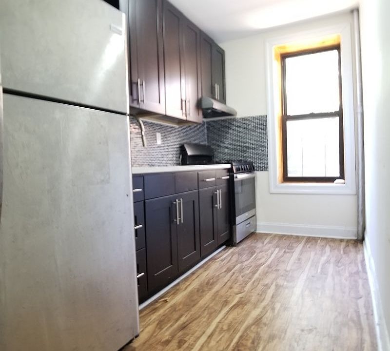 1st image of 251 Clifton Pl APT 4