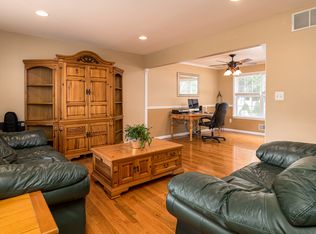 4 Clover Hill Dr, Jackson, NJ
