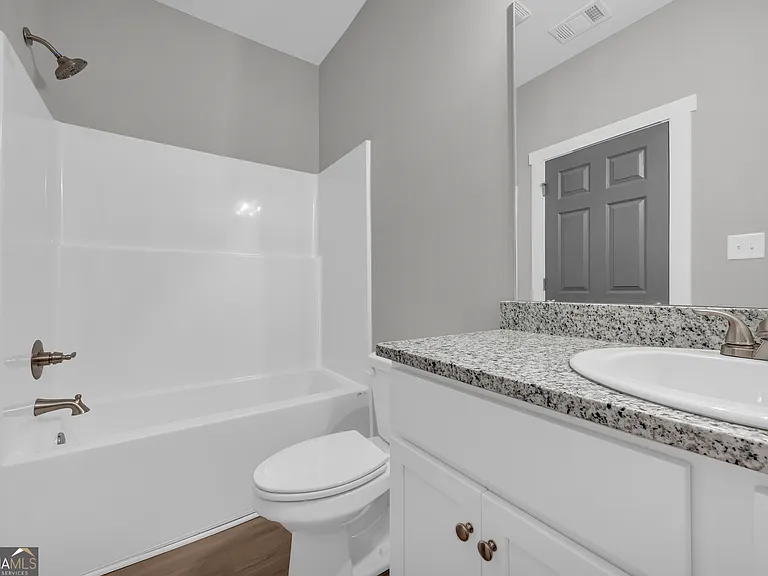 185 Miller St #B — Photo 14