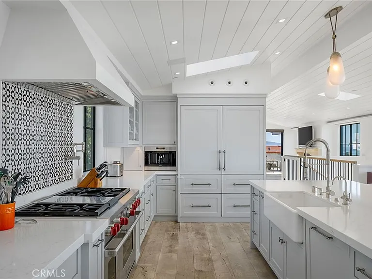2903 Manhattan Ave — Photo 14