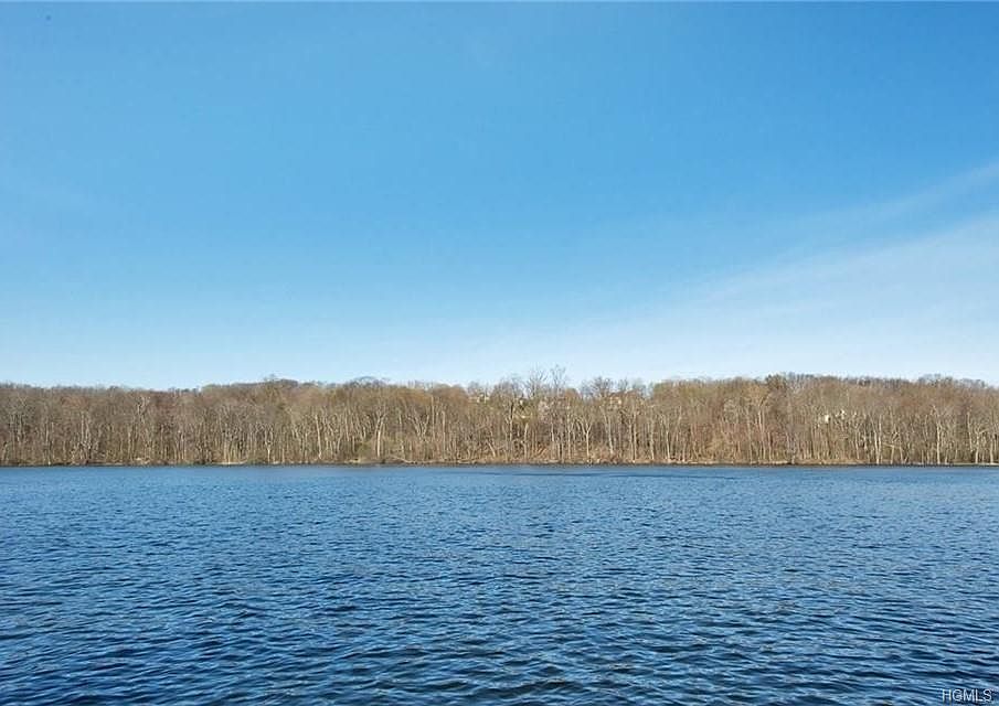 1st image of 7 Kirk Lake Dr