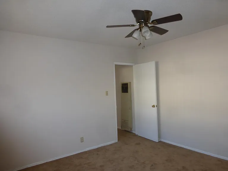 1622 Grismer Ave #G — Photo 21