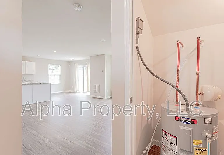 818 Purcell Dr — Photo 3