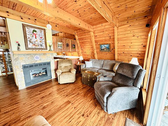 14th image of this home