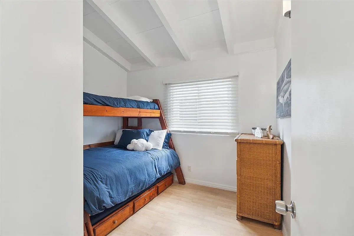 4 bed, 1484 sqft, $12,000 — Photo 4