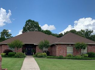 1 Saint Thomas Ct, Maumelle, AR 72113