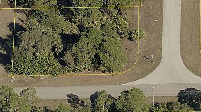 2nd image of 426 Portola Ave