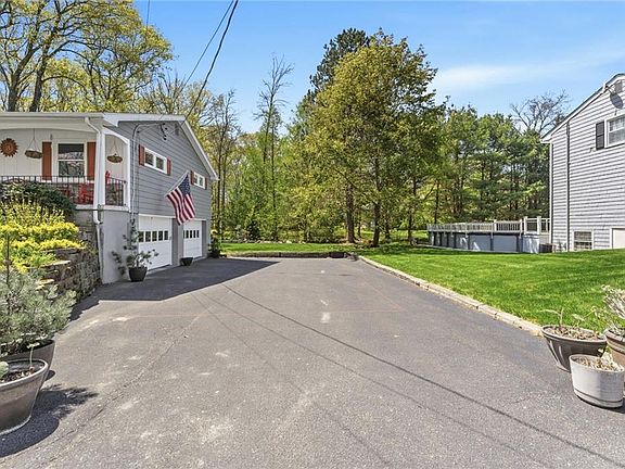 5th image of 7 Meadowbrook Rd
