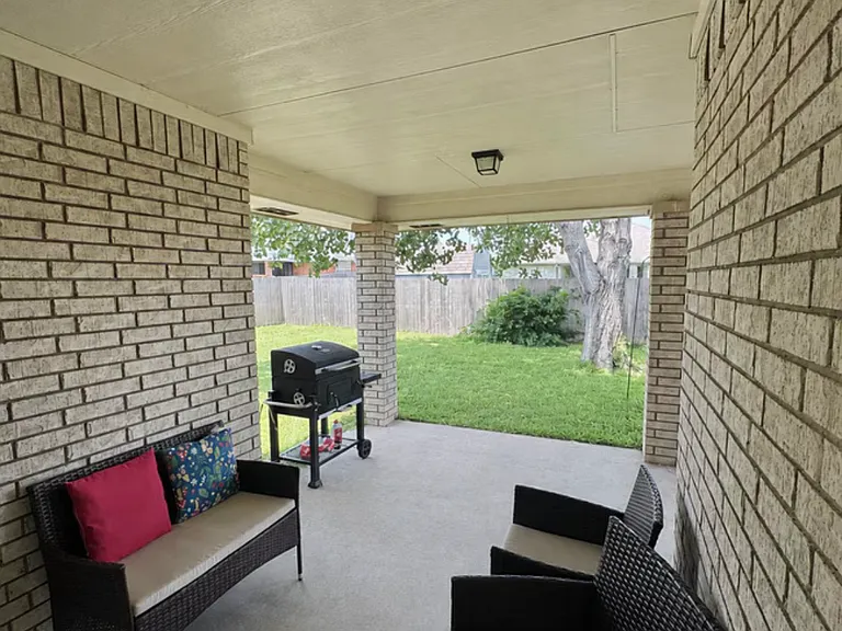 4301 Capri Dr — Photo 36