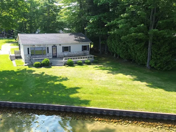 7949 Cedar Lake Rd, Oscoda, MI 48750