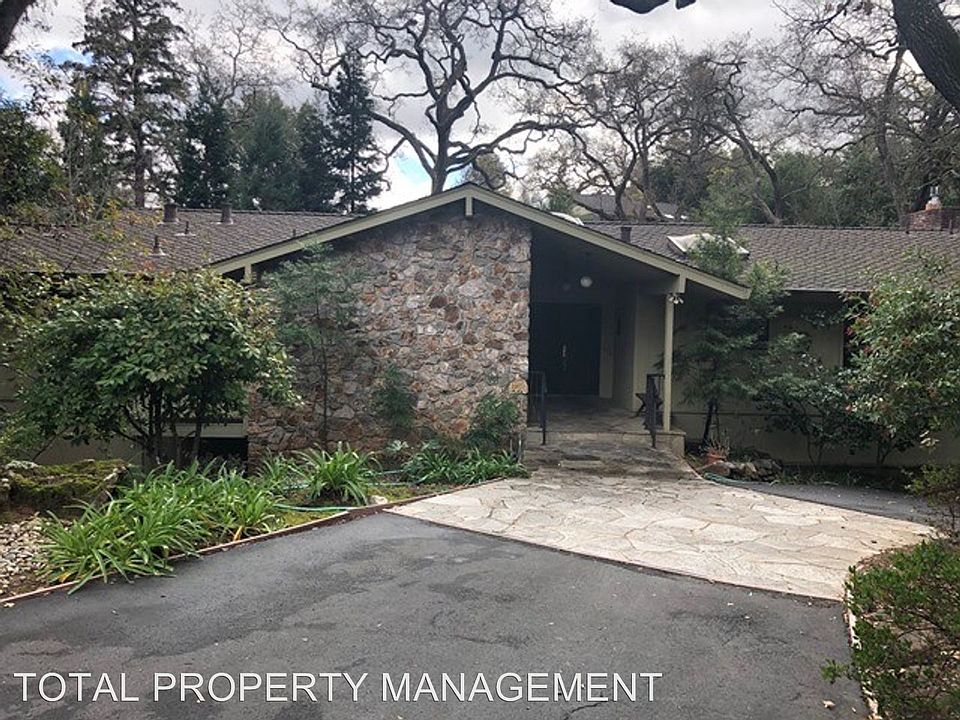 1st image of 16320 Oakhurst Dr