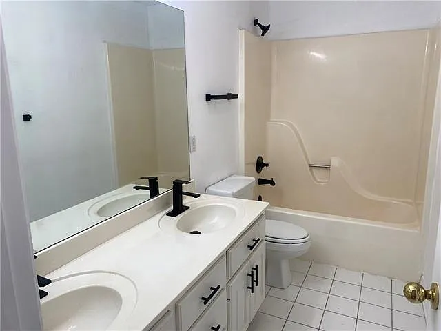 1373 Fairfield Dr — Photo 14
