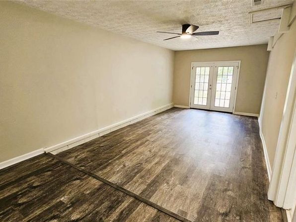 381 Fleming Ct, Jonesboro, GA 30238