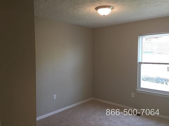 2nd image of 2737 Red Oak Ln