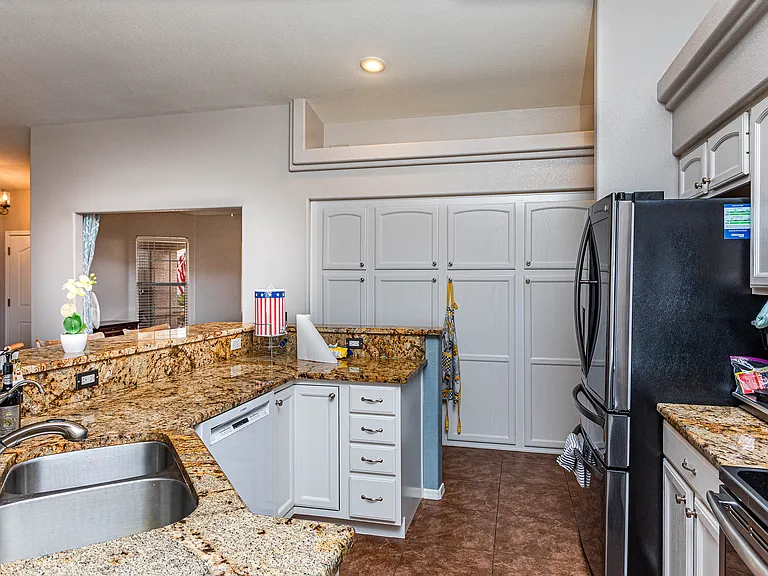 911 Pueblo Dr — Photo 38