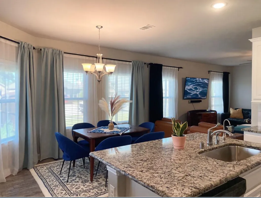 3 bed, 1621 sqft, $2,100 — Photo 4