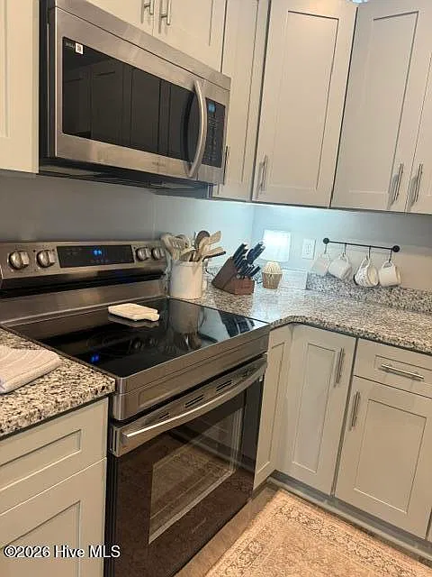 3 bed, 3.0 bath, 1216 sqft, $2,500 — Photo 4