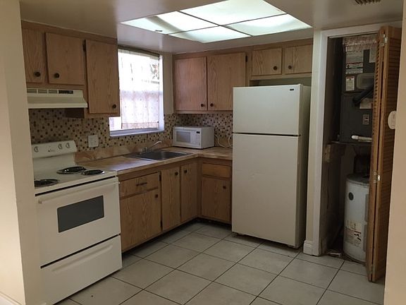4th image of 101 NE 41st St #18A