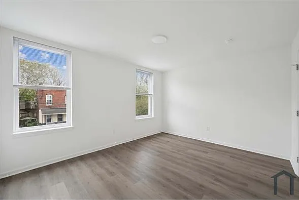 4241 Mantua Ave — Photo 9