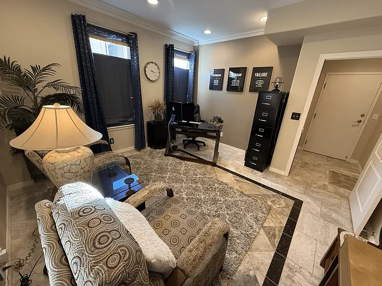 239 E Fountain Blvd #100 — Photo 25