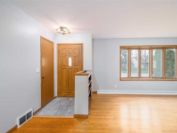 2nd image of 410 S Westfield St