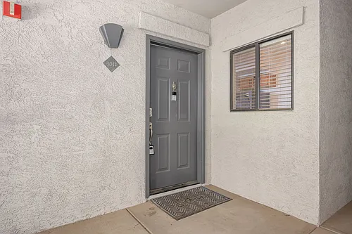 15095 N Thompson Peak Pkwy Photo 1