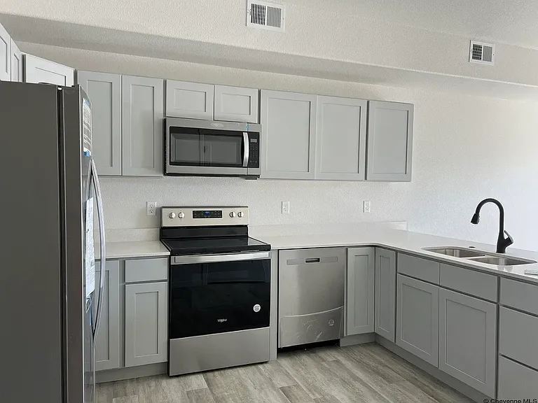 1524 Elsie Jean Trl — Photo 4
