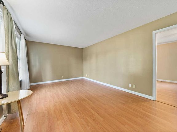 5th image of 314 Bancroft Ct