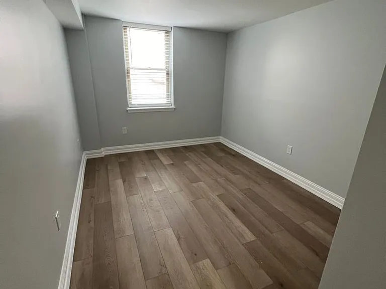 Spring Garden Apartments — Photo 8