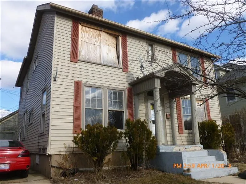 427 Saint Charles St photo 1