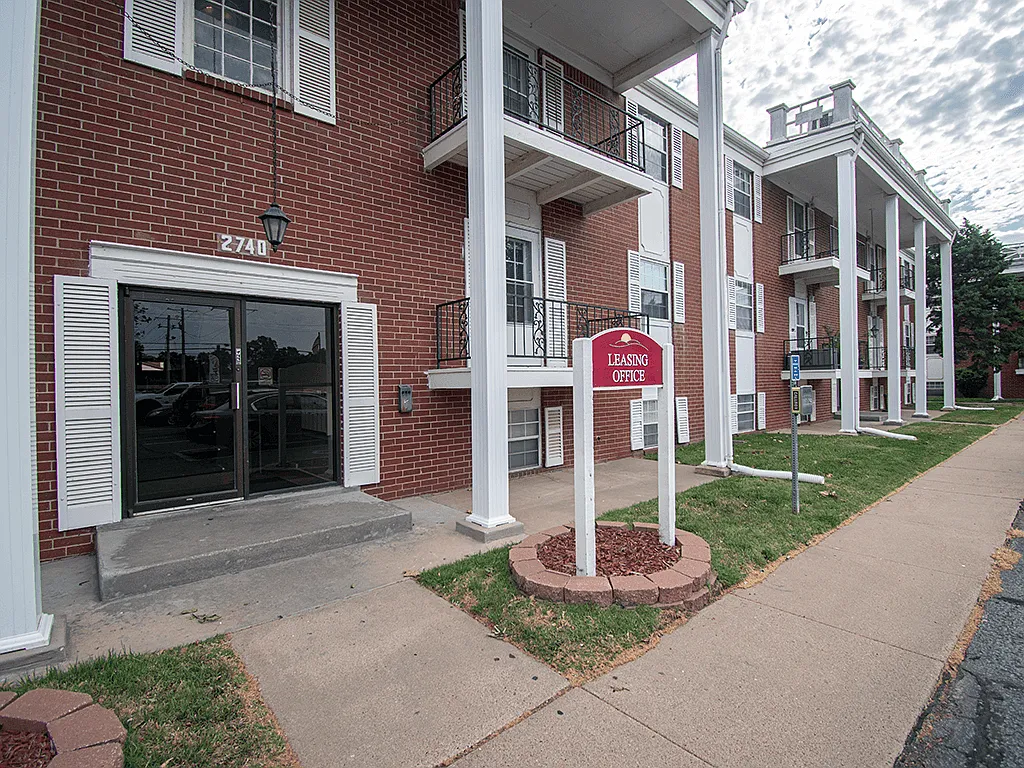 Indian Hills Apartment Homes — Photo 1