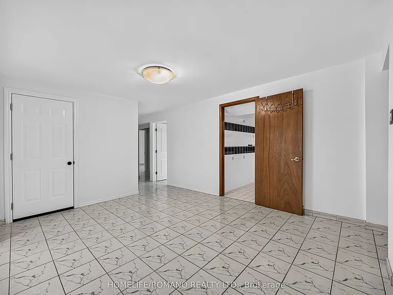 61 Gas Light Cres #BASEMENT — Photo 24