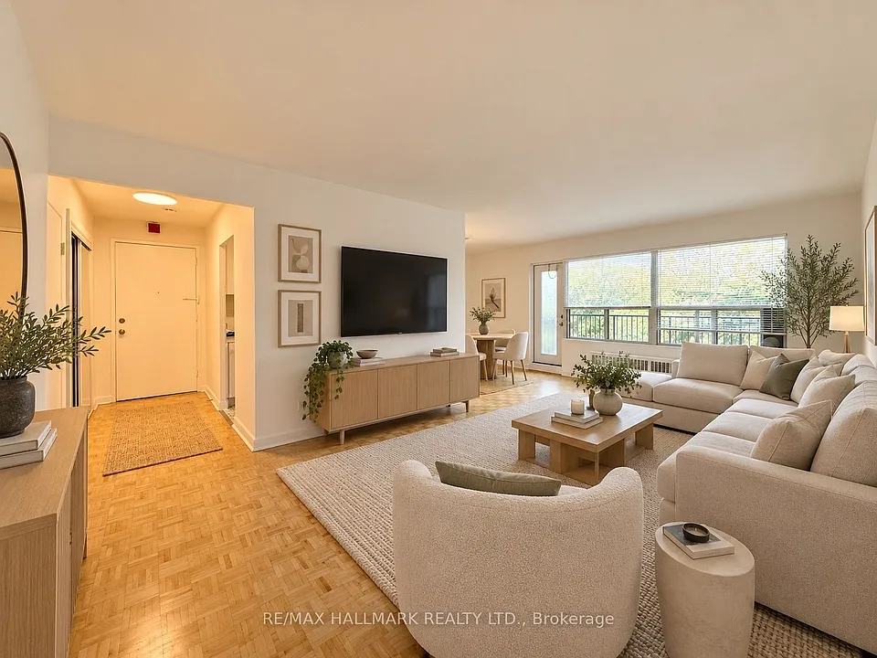 28 Upper Canada Dr #305