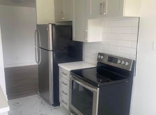 25 Kensington Rd #204, Brampton, ON L6T3W8