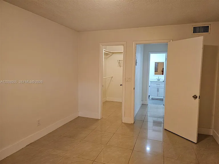 900 Tallwood Ave #207 — Photo 8