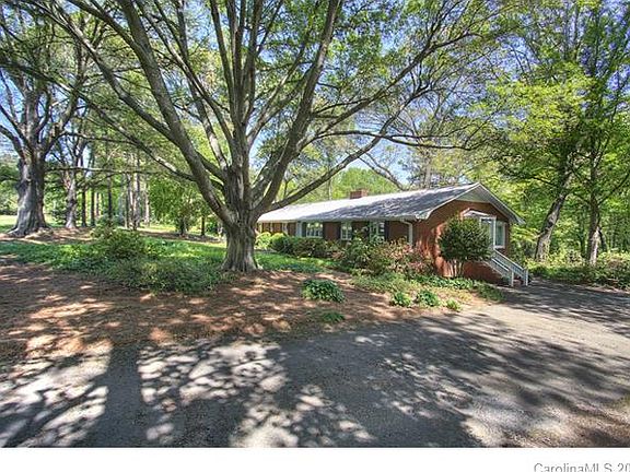 3rd image of 217 Lakenheath Ln