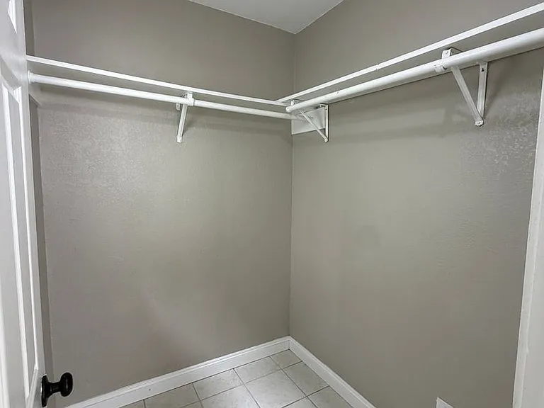 2028 Auseon Ave — Photo 4